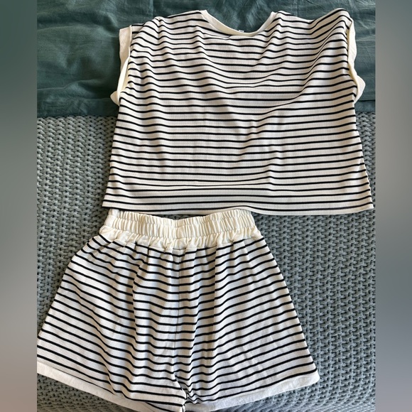 Mini Muse Striped Matching Set - Picture 5 of 6